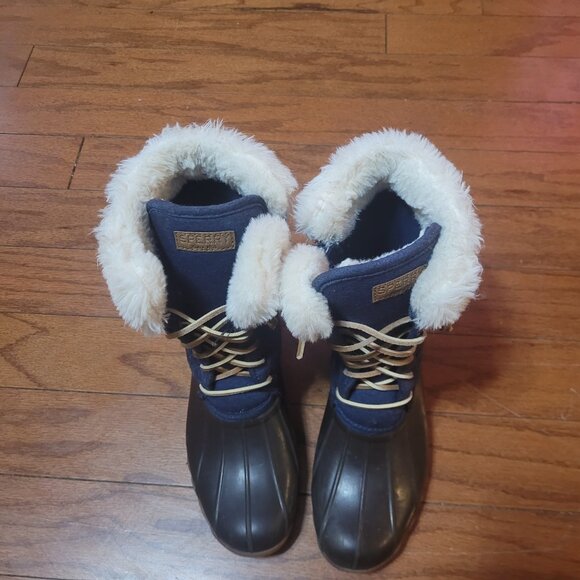 “Price drop alert: Sperry Saltwater boots Kid Sz 4, waterproof and winter-ready" - Picture 5 of 5